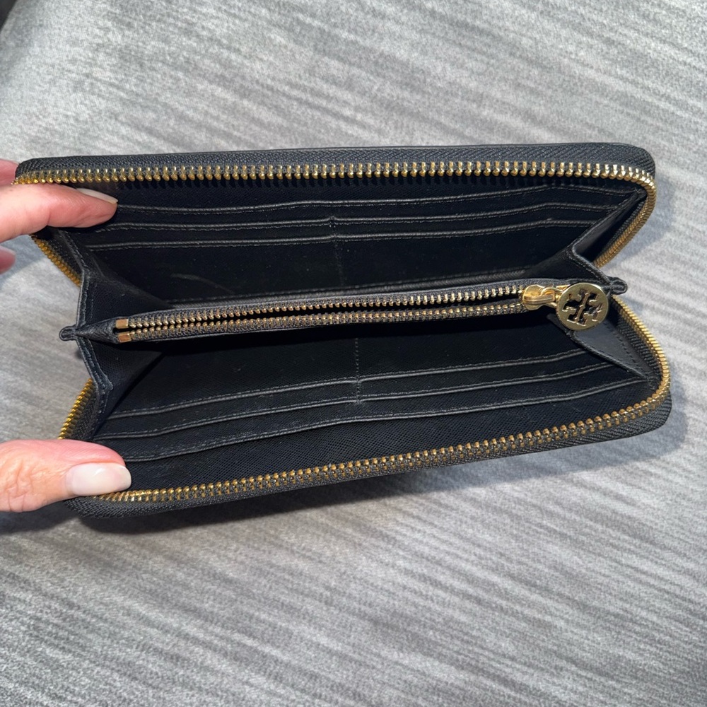 Never Used! Tory Burch black leather wallet - Picture 2 of 3